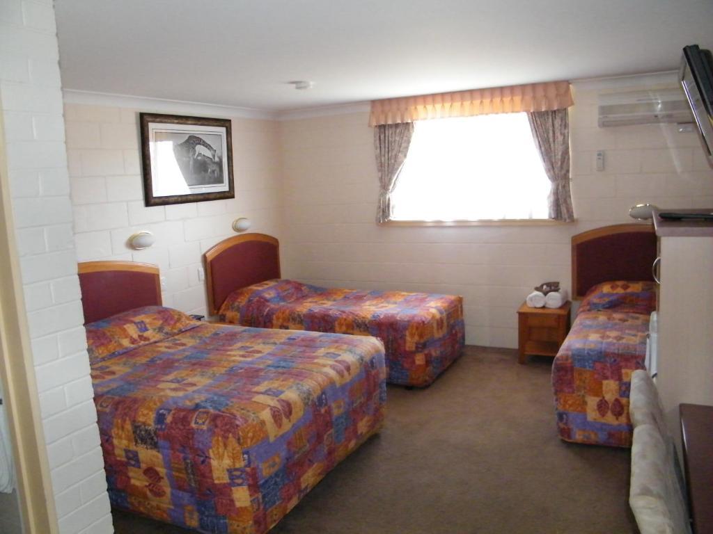 Clansman Motel Glen Innes Room photo